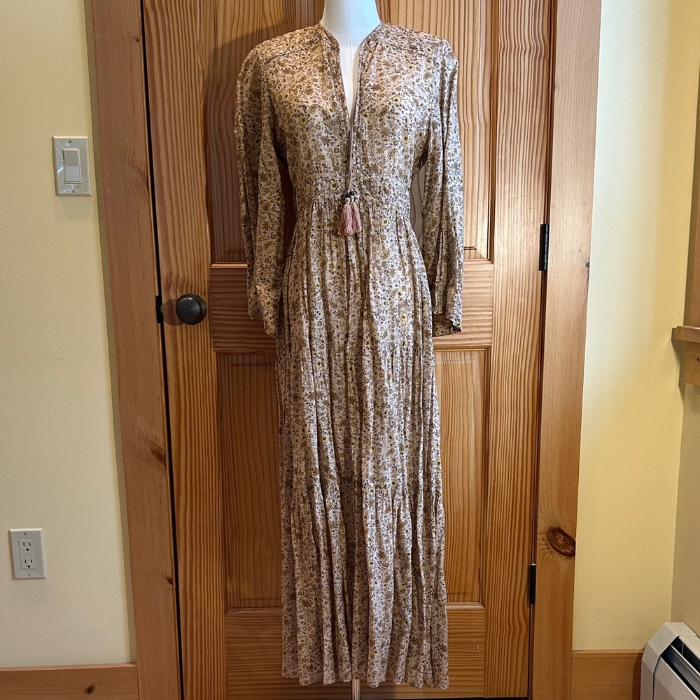 Doen Beige Floral Long-Sleeve Maxi Dress